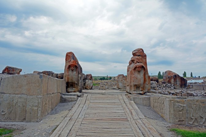 aaa leeuwenpoort alacyahoyuk.jpg